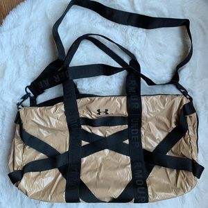 Under Armour Beltway duffel bag (cream & black)